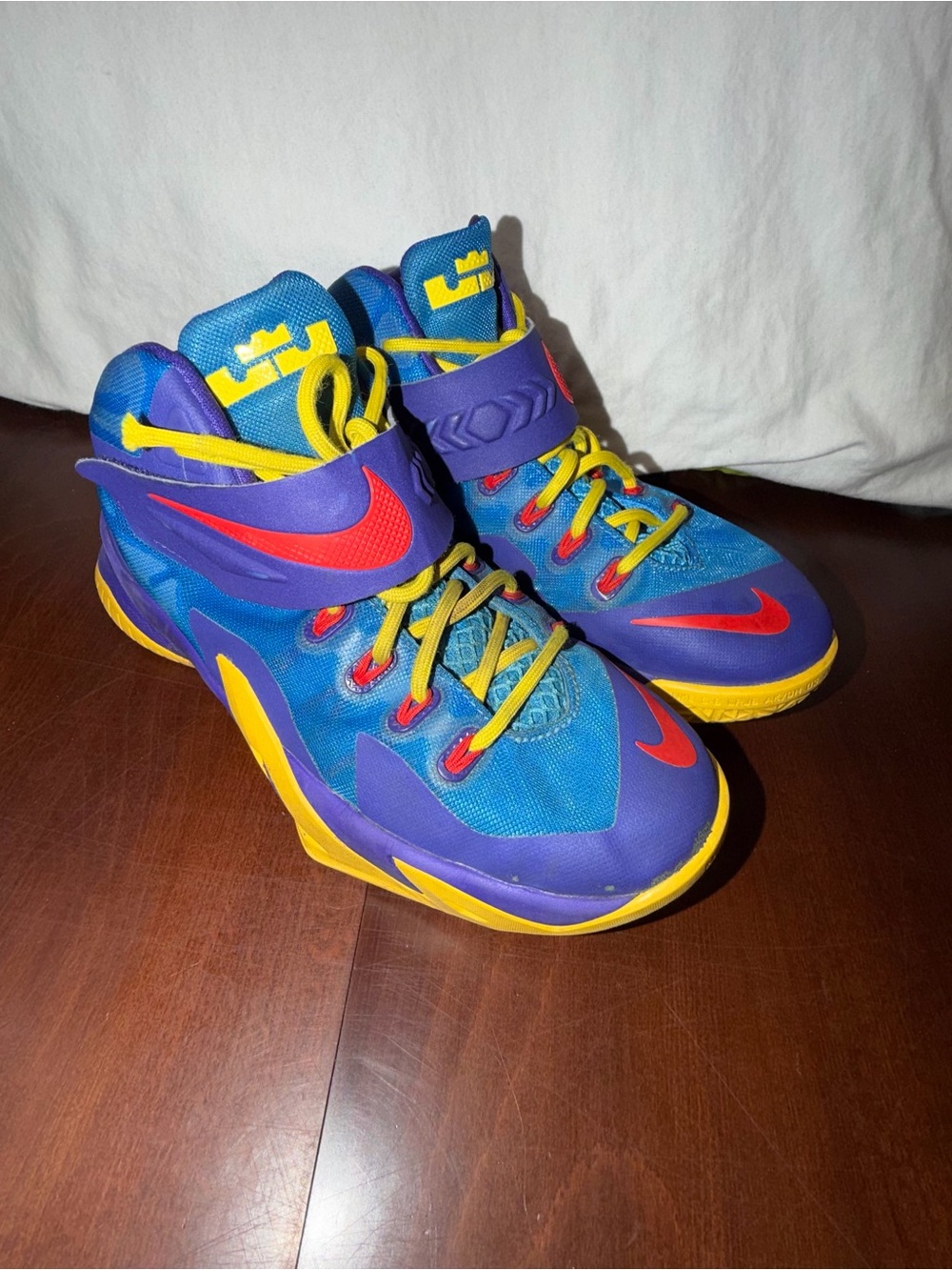 Nike LeBron Soldier 8 Basketball Shoes Blue Purple Youth 5Y